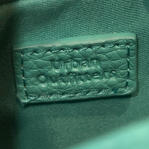 Urban Outfitters Lucy Medium Crescent Bag - Picture 8 of 13